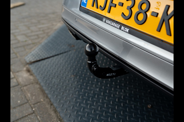 Volkswagen T-Roc 1.5 TSI R-Line Business+ | Panodak | Trekhaak afnb. | IQ Light | Side Assist | Keyless | Camera | Prijs Rijklaar!!