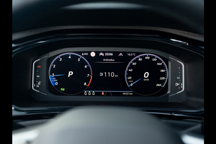 Volkswagen T-Roc 1.5 TSI R-Line Business+ | Panodak | Trekhaak afnb. | IQ Light | Side Assist | Keyless | Camera | Prijs Rijklaar!!