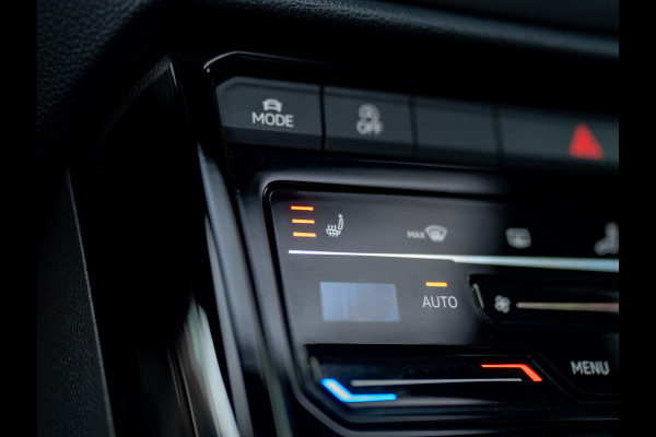Volkswagen T-Roc 1.5 TSI R-Line Business+ | Panodak | Trekhaak afnb. | IQ Light | Side Assist | Keyless | Camera | Prijs Rijklaar!!