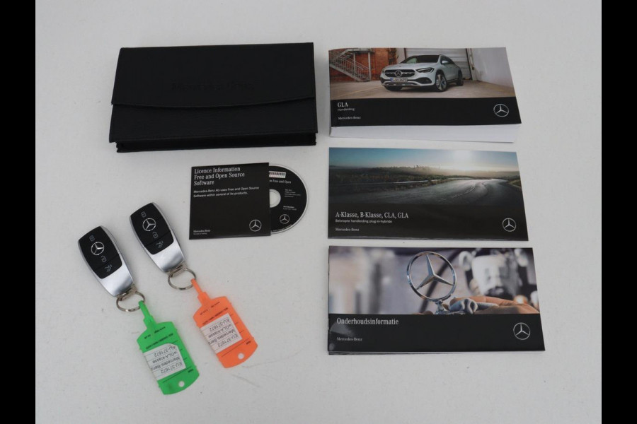 Mercedes-Benz GLA 250e AMG Night | SOH 90% | Adaptive cruise | Stoelverwarming | Camera | Half leder | Park Assist | Leder/Alcantara | Widescreen | Sfeerverlichting | Climate control | PHEV | Plug In