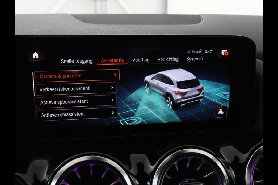 Mercedes-Benz GLA 250e AMG Night | SOH 90% | Adaptive cruise | Stoelverwarming | Camera | Half leder | Park Assist | Leder/Alcantara | Widescreen | Sfeerverlichting | Climate control | PHEV | Plug In