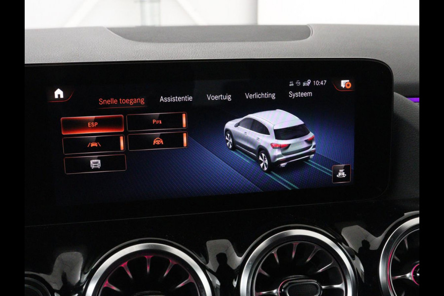 Mercedes-Benz GLA 250e AMG Night | SOH 90% | Adaptive cruise | Stoelverwarming | Camera | Half leder | Park Assist | Leder/Alcantara | Widescreen | Sfeerverlichting | Climate control | PHEV | Plug In
