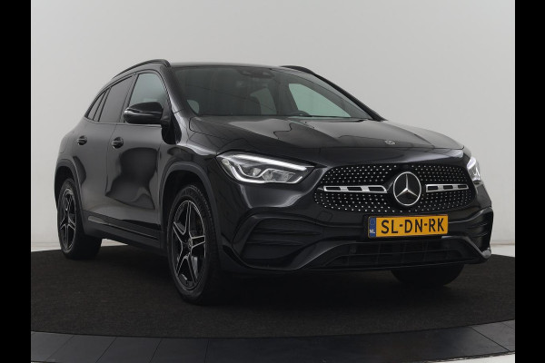 Mercedes-Benz GLA 250e AMG Night | SOH 90% | Adaptive cruise | Stoelverwarming | Camera | Half leder | Park Assist | Leder/Alcantara | Widescreen | Sfeerverlichting | Climate control | PHEV | Plug In