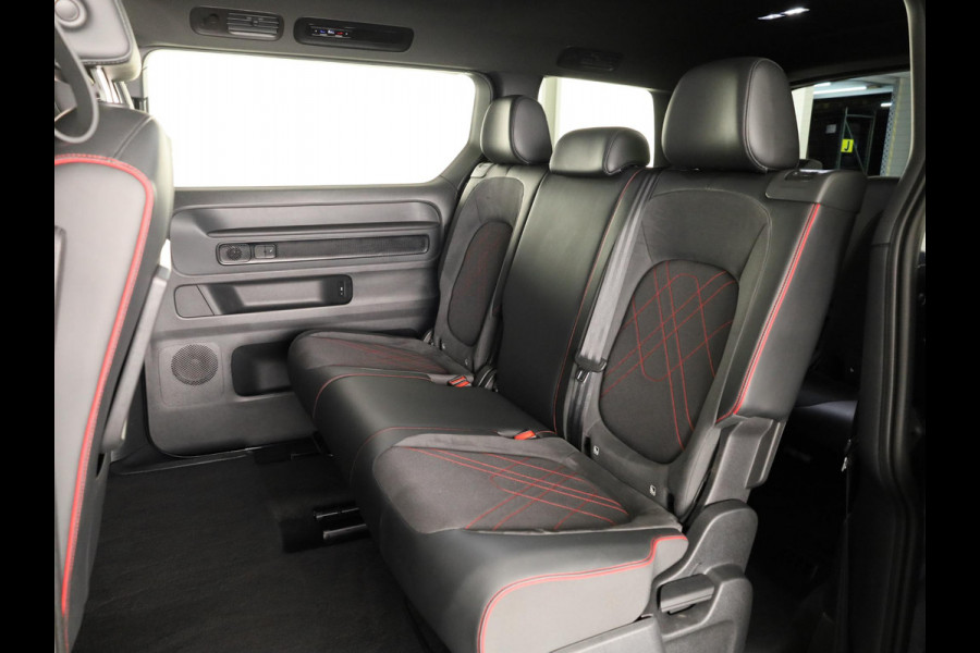 Volkswagen ID. Buzz GTX 4MOTION 86 kWh LWB 7p. 340 pk | SoH 100% | Verlengde garantie | Navigatie | Trekhaak (wegklapbaar) | Parkeersensoren (Park assist) | Achteruitrijcamera | Stoelverwarming v/a |