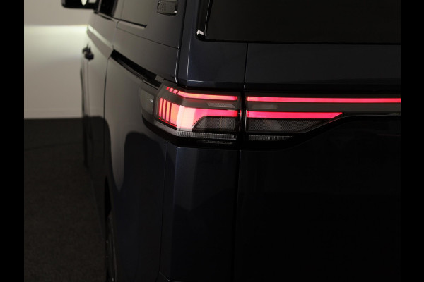 Volkswagen ID. Buzz GTX 4MOTION 86 kWh LWB 7p. 340 pk | SoH 100% | Verlengde garantie | Navigatie | Trekhaak (wegklapbaar) | Parkeersensoren (Park assist) | Achteruitrijcamera | Stoelverwarming v/a |