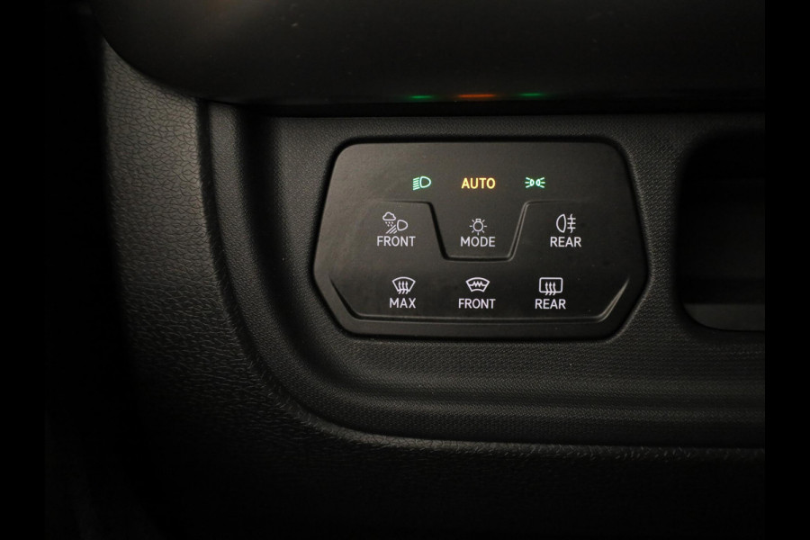 Volkswagen ID. Buzz GTX 4MOTION 86 kWh LWB 7p. 340 pk | SoH 100% | Verlengde garantie | Navigatie | Trekhaak (wegklapbaar) | Parkeersensoren (Park assist) | Achteruitrijcamera | Stoelverwarming v/a |