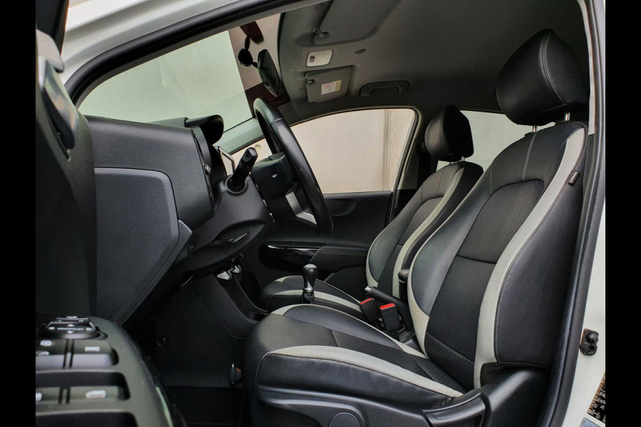 Kia Picanto 1.2 CVVT X-Line | Stoelverwarming | LED | Leder | Clima | Navi | Camera |