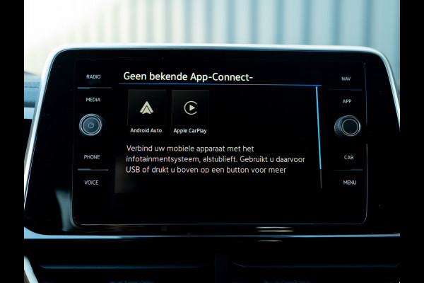 Volkswagen T-Roc 1.5 TSI R-Line Business | Side Assist | Keyless | Camera | Elk. A-klep | IQ Light | Prijs Rijklaar!!