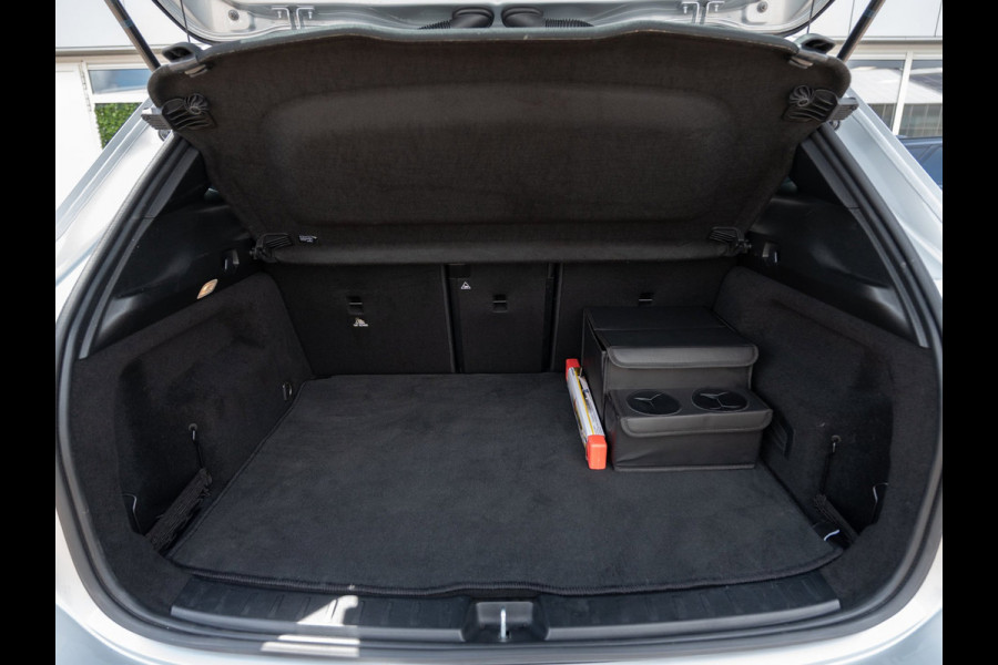 Mercedes-Benz GLA 250 4MATIC Premium AMG Line | Pano | Ambient | BTW