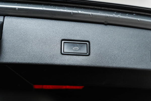 Volkswagen T-Roc 2.0 TSI 4Motion DSG R-Line Pano Navi Camera