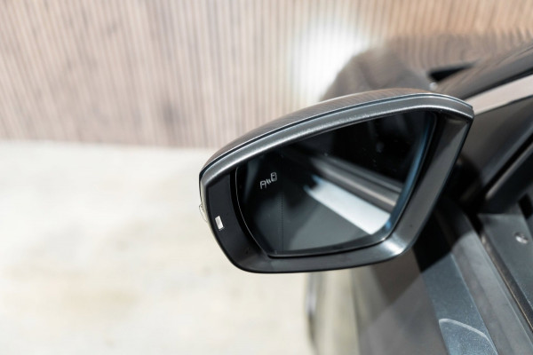 Volkswagen T-Roc 2.0 TSI 4Motion DSG R-Line Pano Navi Camera