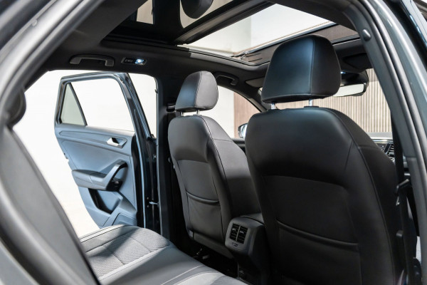 Volkswagen T-Roc 2.0 TSI 4Motion DSG R-Line Pano Navi Camera