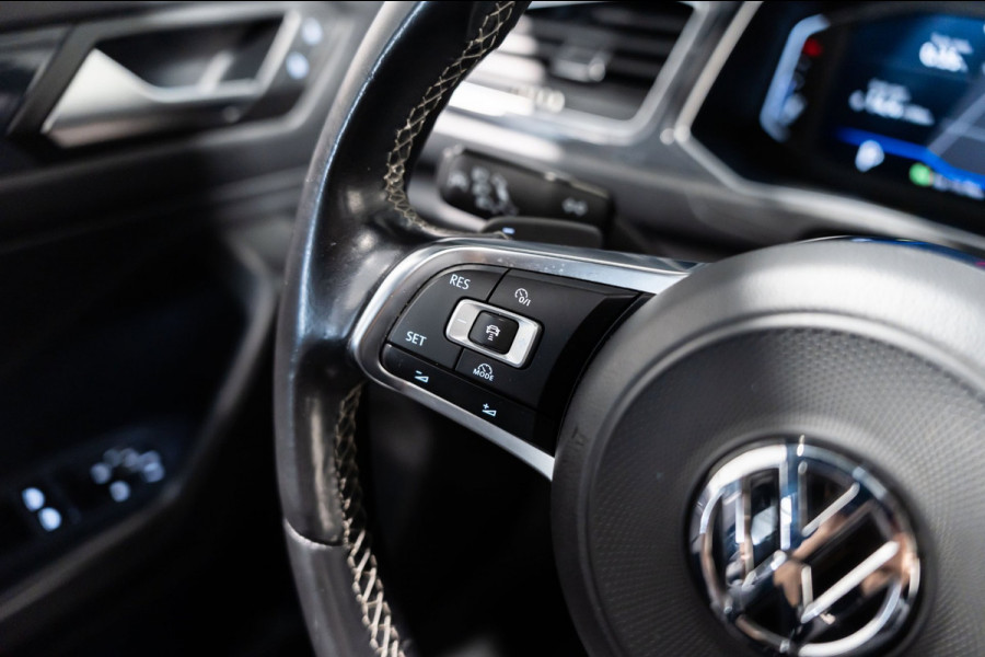 Volkswagen T-Roc 2.0 TSI 4Motion DSG R-Line Pano Navi Camera