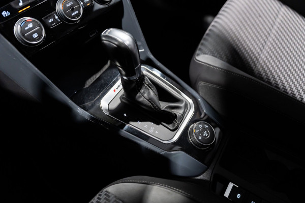 Volkswagen T-Roc 2.0 TSI 4Motion DSG R-Line Pano Navi Camera