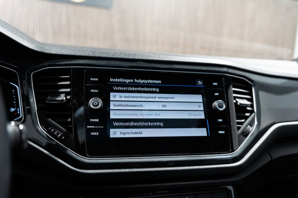 Volkswagen T-Roc 2.0 TSI 4Motion DSG R-Line Pano Navi Camera