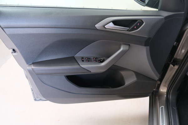 Volkswagen T-Cross 1.0 TSI Style Business 2x R-Line Automaat - Airco, Cruise, Virtueel display, Camera, Carplay, Trekhaak.