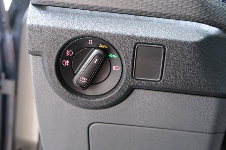 Volkswagen T-Cross 1.0 TSI Style Business 2x R-Line Automaat - Airco, Cruise, Virtueel display, Camera, Carplay, Trekhaak.