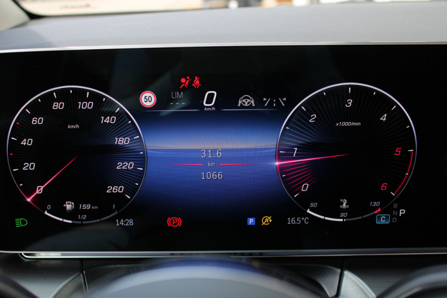 Mercedes-Benz V-Klasse 300d / DC / 4-Matic / Panorama / Luchtvering / 1.000KM!! / 360 Cam / Vol Opties / NIEUW!!