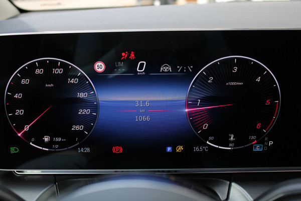 Mercedes-Benz V-Klasse 300d / DC / 4-Matic / Panorama / Luchtvering / 1.000KM!! / 360 Cam / Vol Opties / NIEUW!!