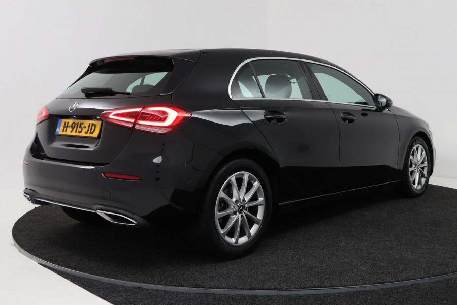 Mercedes-Benz A-Klasse 200 Business Solution AMG(Goed ondH, Navi, Parkeersen V+A, StoelV, Climate Con, Cruise Con, Etc)