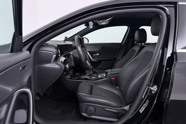 Mercedes-Benz A-Klasse 200 Business Solution AMG(Goed ondH, Navi, Parkeersen V+A, StoelV, Climate Con, Cruise Con, Etc)