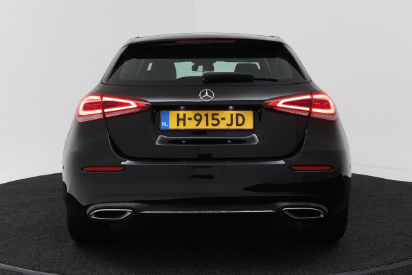 Mercedes-Benz A-Klasse 200 Business Solution AMG(Goed ondH, Navi, Parkeersen V+A, StoelV, Climate Con, Cruise Con, Etc)