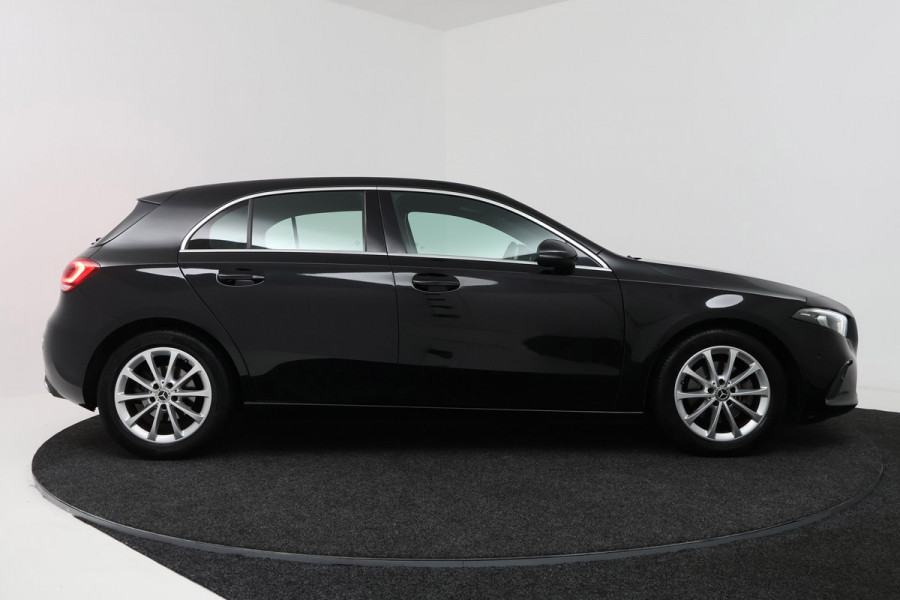 Mercedes-Benz A-Klasse 200 Business Solution AMG(Goed ondH, Navi, Parkeersen V+A, StoelV, Climate Con, Cruise Con, Etc)