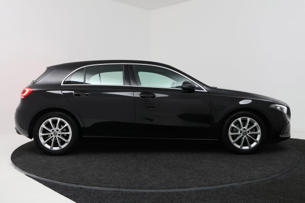 Mercedes-Benz A-Klasse 200 Business Solution AMG(Goed ondH, Navi, Parkeersen V+A, StoelV, Climate Con, Cruise Con, Etc)