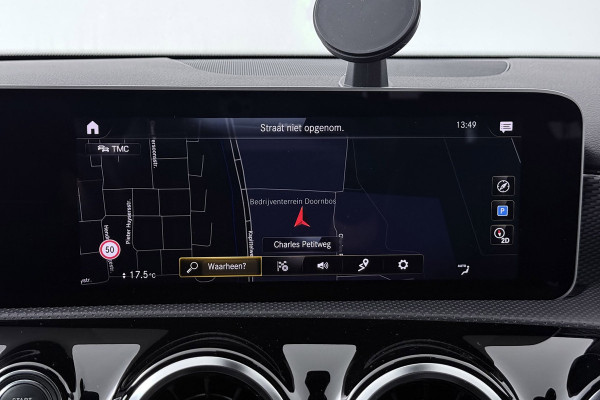Mercedes-Benz A-Klasse 200 Business Solution AMG(Goed ondH, Navi, Parkeersen V+A, StoelV, Climate Con, Cruise Con, Etc)