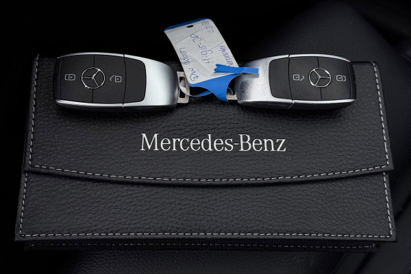 Mercedes-Benz A-Klasse 200 Business Solution AMG(Goed ondH, Navi, Parkeersen V+A, StoelV, Climate Con, Cruise Con, Etc)