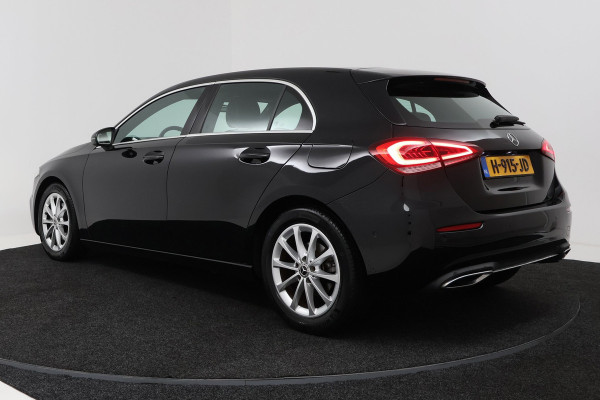 Mercedes-Benz A-Klasse 200 Business Solution AMG(Goed ondH, Navi, Parkeersen V+A, StoelV, Climate Con, Cruise Con, Etc)