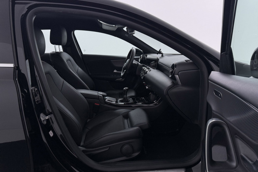 Mercedes-Benz A-Klasse 200 Business Solution AMG(Goed ondH, Navi, Parkeersen V+A, StoelV, Climate Con, Cruise Con, Etc)
