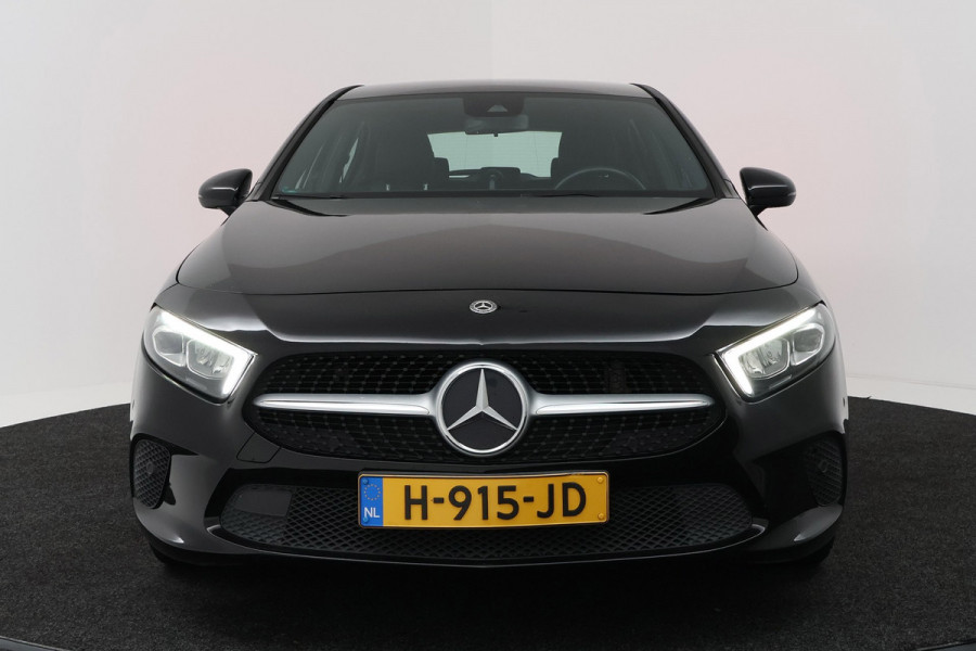 Mercedes-Benz A-Klasse 200 Business Solution AMG(Goed ondH, Navi, Parkeersen V+A, StoelV, Climate Con, Cruise Con, Etc)