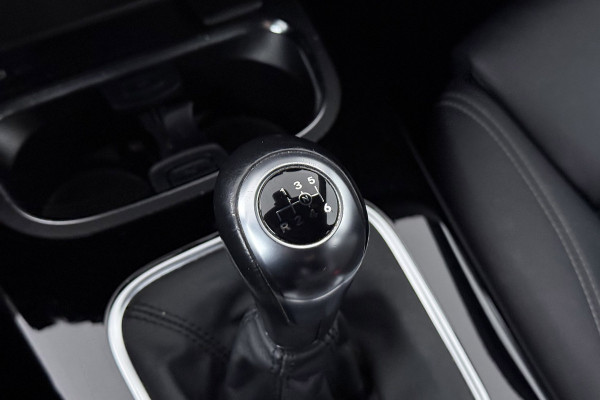 Mercedes-Benz A-Klasse 200 Business Solution AMG(Goed ondH, Navi, Parkeersen V+A, StoelV, Climate Con, Cruise Con, Etc)