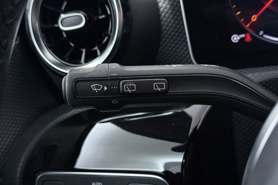 Mercedes-Benz A-Klasse 200 Business Solution AMG(Goed ondH, Navi, Parkeersen V+A, StoelV, Climate Con, Cruise Con, Etc)
