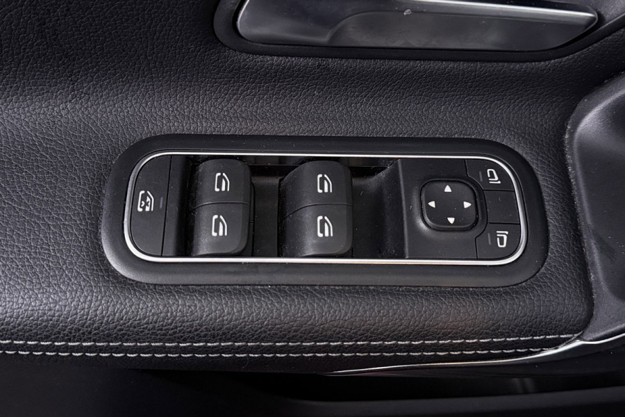 Mercedes-Benz A-Klasse 200 Business Solution AMG(Goed ondH, Navi, Parkeersen V+A, StoelV, Climate Con, Cruise Con, Etc)