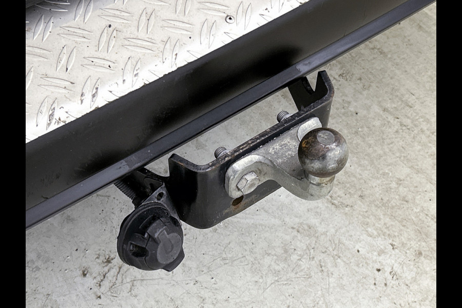 Citroën Berlingo 1.2 Benzine 111PK Euro6 / Distributie is vervangen  /Trekhaak / RVS imperiaal  / Schuifdeur / Airco / Pdc / Apk 01-2027