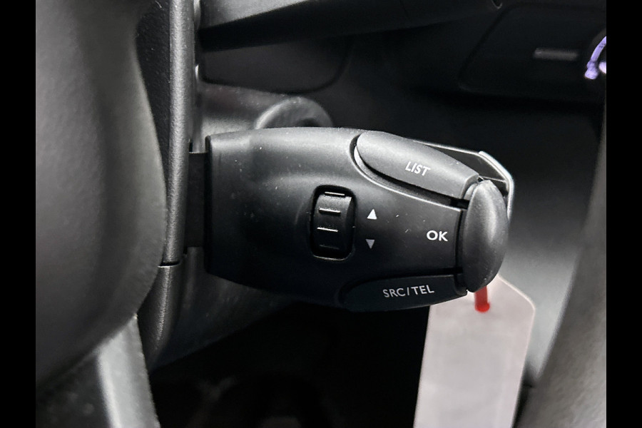Citroën Berlingo 1.2 Benzine 111PK Euro6 / Distributie is vervangen  /Trekhaak / RVS imperiaal  / Schuifdeur / Airco / Pdc / Apk 01-2027