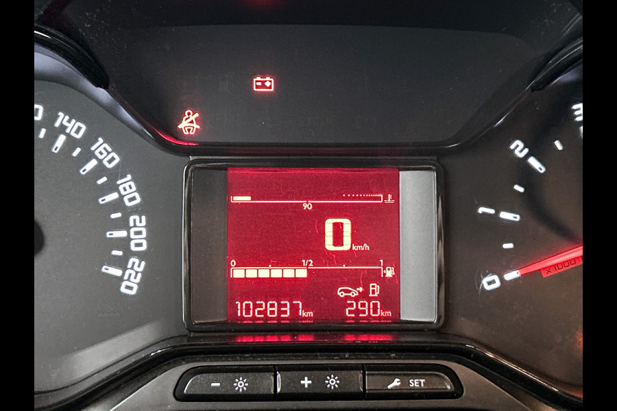 Citroën Berlingo 1.2 Benzine 111PK Euro6 / Distributie is vervangen  /Trekhaak / RVS imperiaal  / Schuifdeur / Airco / Pdc / Apk 01-2027