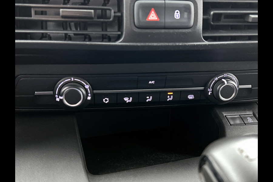 Citroën Berlingo 1.2 Benzine 111PK Euro6 / Distributie is vervangen  /Trekhaak / RVS imperiaal  / Schuifdeur / Airco / Pdc / Apk 01-2027