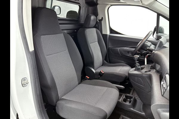 Citroën Berlingo 1.2 Benzine 111PK Euro6 / Distributie is vervangen  /Trekhaak / RVS imperiaal  / Schuifdeur / Airco / Pdc / Apk 01-2027