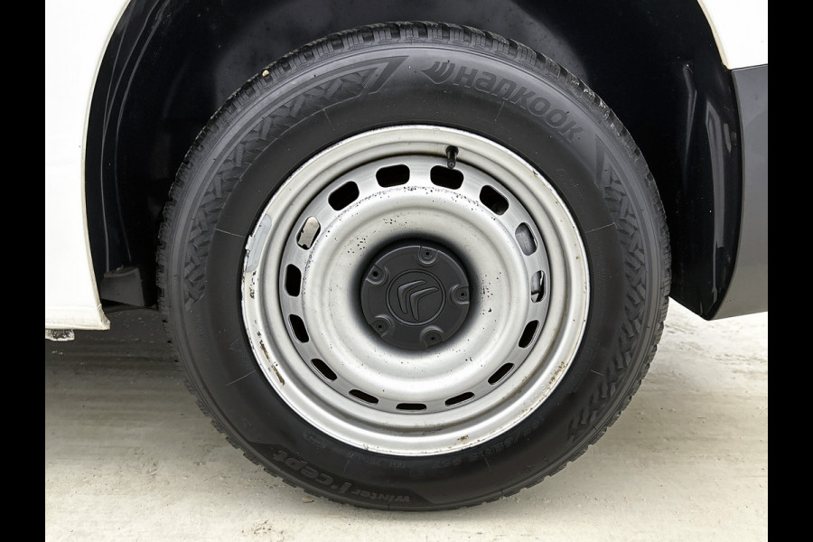 Citroën Berlingo 1.2 Benzine 111PK Euro6 / Distributie is vervangen  /Trekhaak / RVS imperiaal  / Schuifdeur / Airco / Pdc / Apk 01-2027