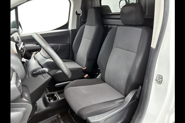 Citroën Berlingo 1.2 Benzine 111PK Euro6 / Distributie is vervangen  /Trekhaak / RVS imperiaal  / Schuifdeur / Airco / Pdc / Apk 01-2027