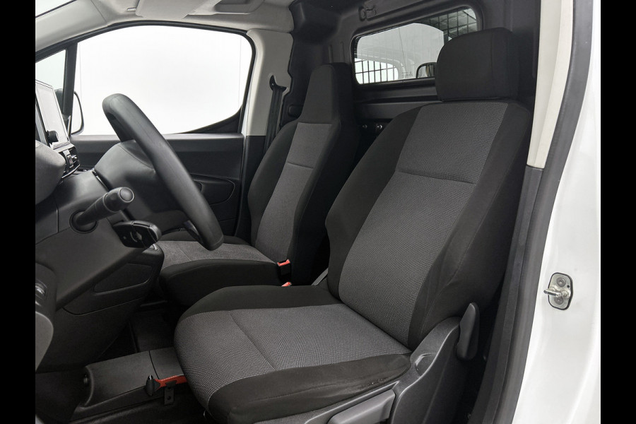 Peugeot Partner 1.2 Benzine 111PK Euro6 Premium / Airco / Navigatie / Cruise-ctr. / Schuifdeur + Raam / Radio multimedia / Apk 08-2027