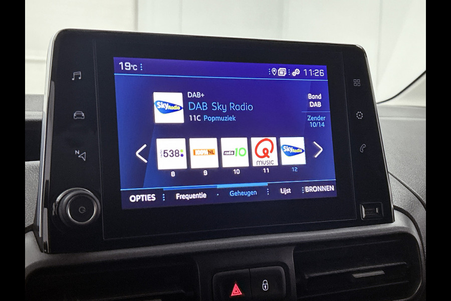 Peugeot Partner 1.2 Benzine 111PK Euro6 Premium / Airco / Navigatie / Cruise-ctr. / Schuifdeur + Raam / Radio multimedia / Apk 08-2027