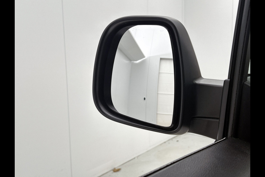 Peugeot Partner 1.2 Benzine 111PK Euro6 Premium / Airco / Navigatie / Cruise-ctr. / Schuifdeur + Raam / Radio multimedia / Apk 08-2027