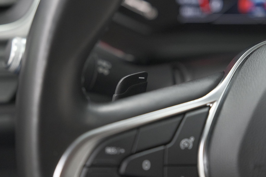 Renault Captur TCe 130 EDC Intens | Trekhaak | 360 Camera | Dodehoekdetectie | Groot Infotainmentscherm