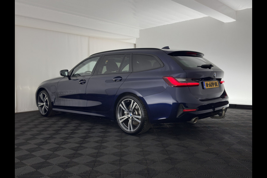 BMW 3 Serie Touring 320e Business Edition Plus (Plug-in) (INCL-BTW) Aut. *PANO | LASER-LED | LEATHER | HEATED-SPORTSEATS | HIFI-SOUND | KEYLESS | DIGI-COCKPIT | NAVI-FULLMAP | DAB | AMBIENTLIGHT | PRIVACY-GLASS | ECC | PDC | CRUISE | TOWBAR | 19''A