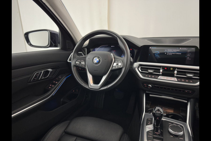 BMW 3 Serie Touring 320e Business Edition Plus (Plug-in) (INCL-BTW) Aut. *PANO | LASER-LED | LEATHER | HEATED-SPORTSEATS | HIFI-SOUND | KEYLESS | DIGI-COCKPIT | NAVI-FULLMAP | DAB | AMBIENTLIGHT | PRIVACY-GLASS | ECC | PDC | CRUISE | TOWBAR | 19''A