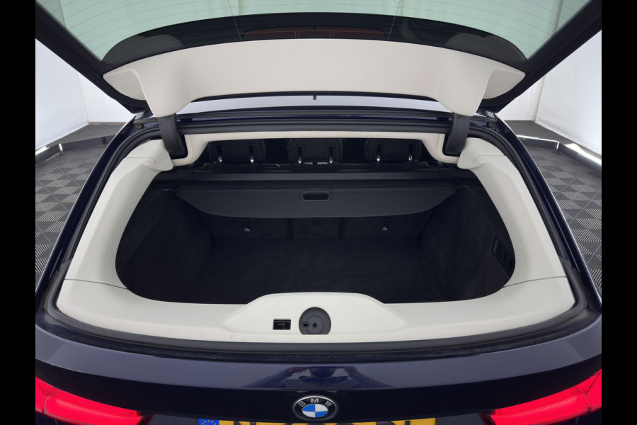 BMW 3 Serie Touring 320e Business Edition Plus (Plug-in) (INCL-BTW) Aut. *PANO | LASER-LED | LEATHER | HEATED-SPORTSEATS | HIFI-SOUND | KEYLESS | DIGI-COCKPIT | NAVI-FULLMAP | DAB | AMBIENTLIGHT | PRIVACY-GLASS | ECC | PDC | CRUISE | TOWBAR | 19''A